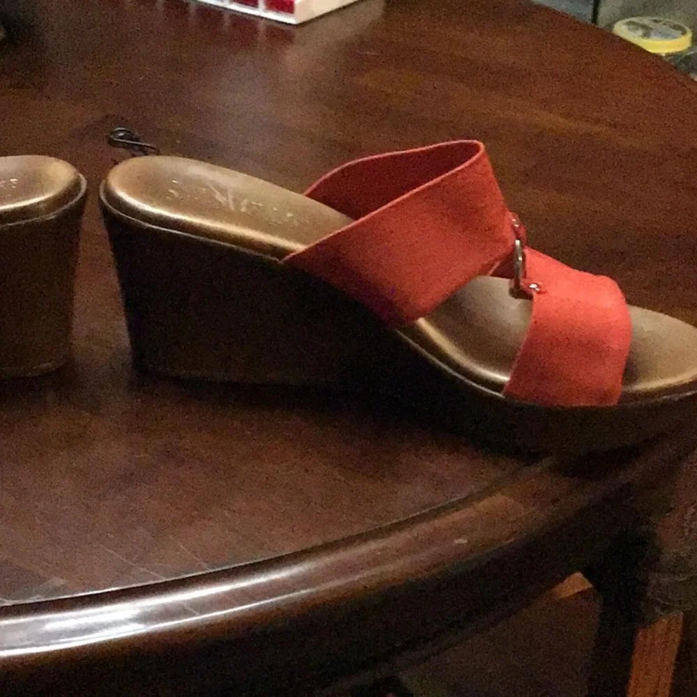 SHOE ITALIAN SHOEMAKERS SIZE 9 ORANGE